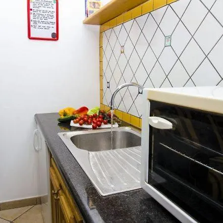 Sleeps 3 Arienzo