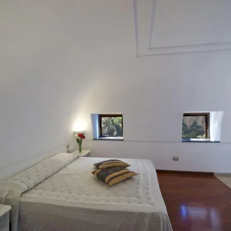 Sleeps 3 *