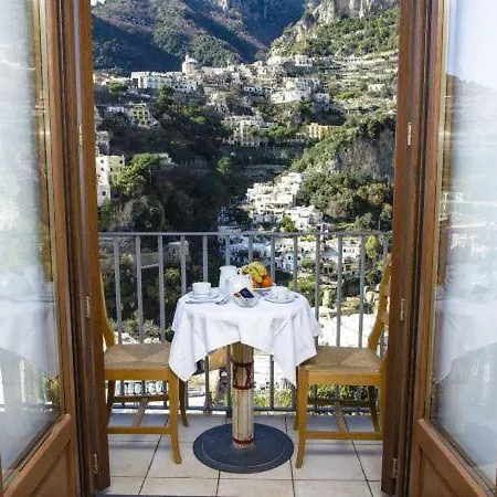 Sleeps 3 * Arienzo