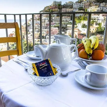 Sleeps 3 * Arienzo