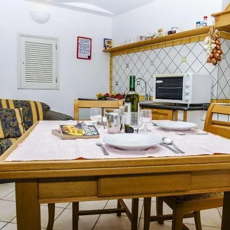 Sleeps 3 Arienzo